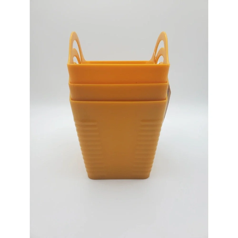 Cute set of containers